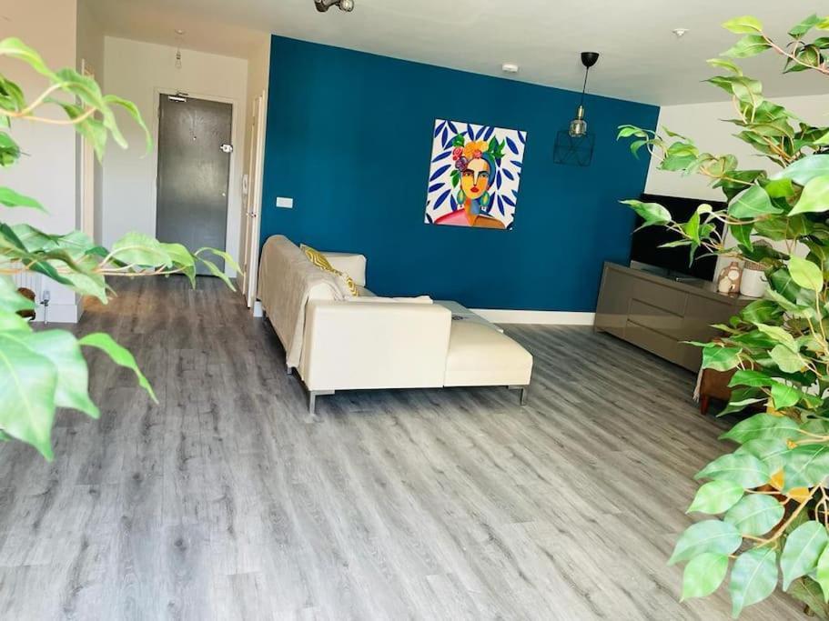 דירות ווקינג Stunning Huge Openplan 2Bed Flat מראה חיצוני תמונה